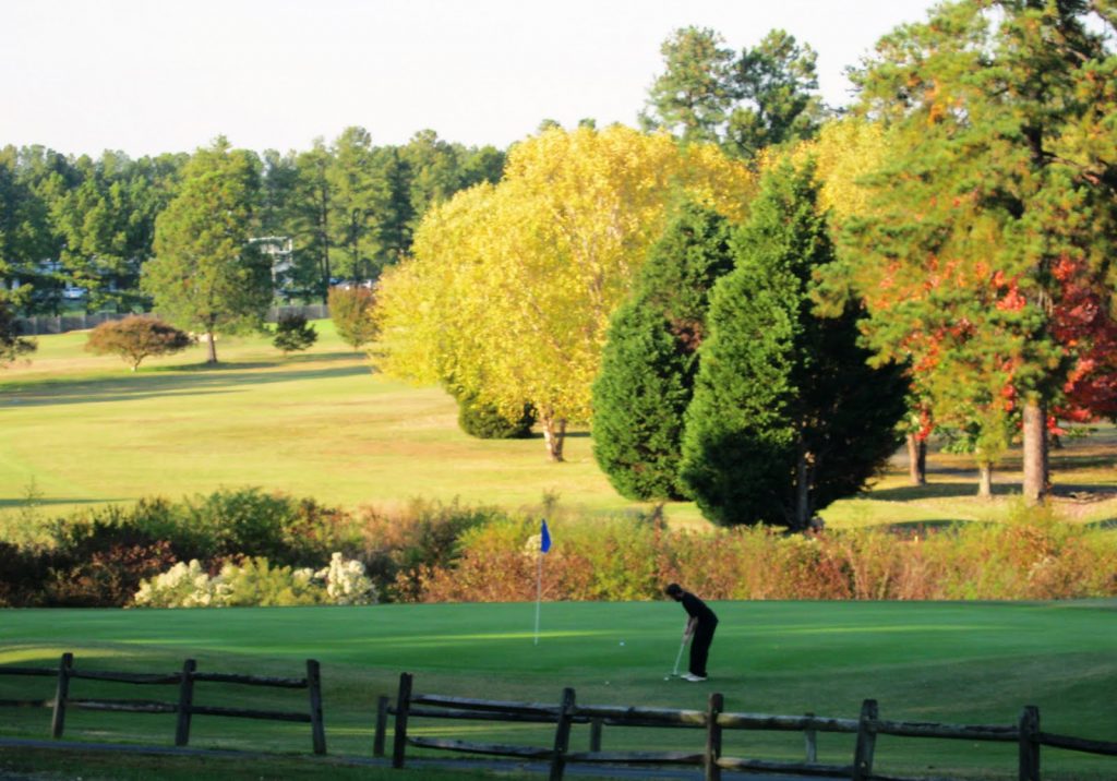 Now Hiring Hillandale Golf Course